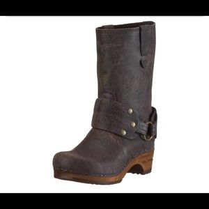 Rare! Sanita Mohawk clog boots